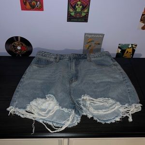 never worn before size 8 misguided light wash denim shorts